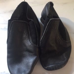 Girls black jazz shoes 13.5